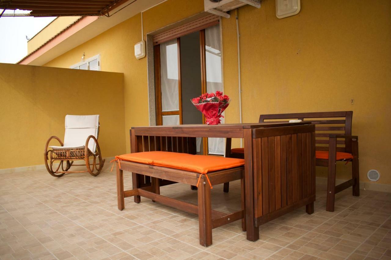 Il Piccolo Attico In Centro Appartement Pozzallo Buitenkant foto