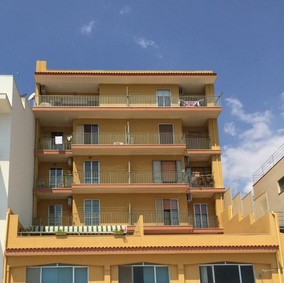 Il Piccolo Attico In Centro Appartement Pozzallo Buitenkant foto