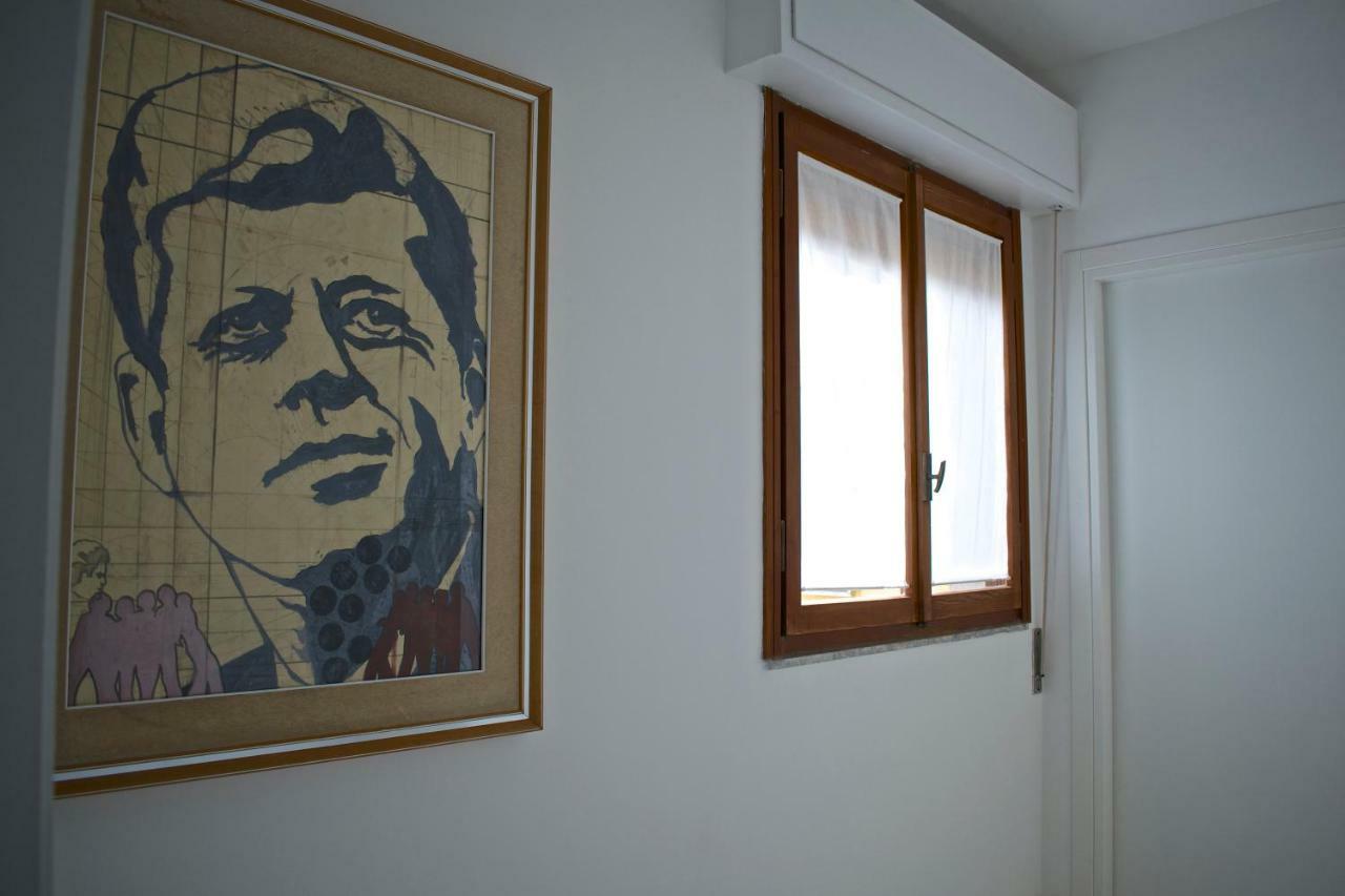 Il Piccolo Attico In Centro Appartement Pozzallo Buitenkant foto
